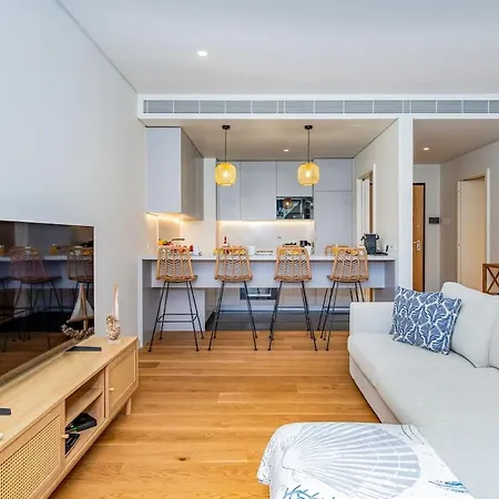 Horizon A008 - 1 Bd Sea View, Pool, Garage Daire
